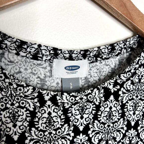 Old Navy Patterned Tank LAST CALL - Picture 2 of 4